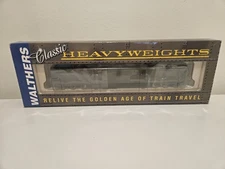 Walthers HO Scale ACF 70' Heavyweight Baggage Car Painted Unlettered 932-10549
