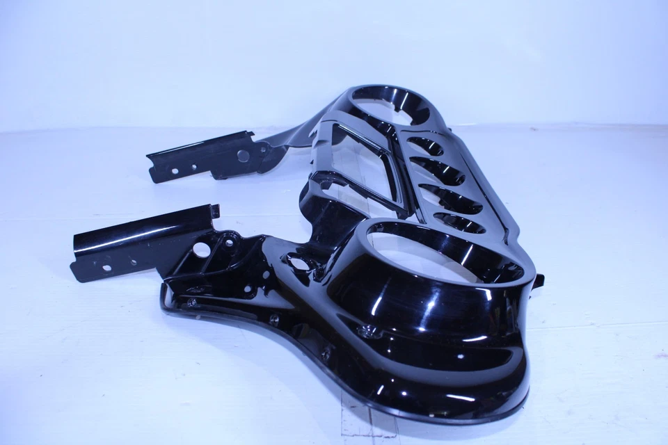 2014 Harley Davidson Ultra Limited Touring OEM Inner Batwing Fairing 57000064 - Изображение 4 из 4