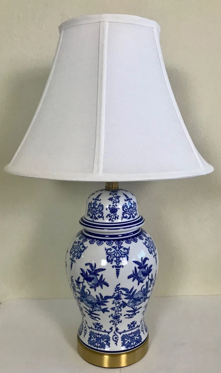 Vintage Chinese Porcelain Blue White Jar Floral Motif Table Lamp w Shade 25