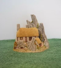 David Winter Cottages - Crofters Cottage - Mint in original box. 