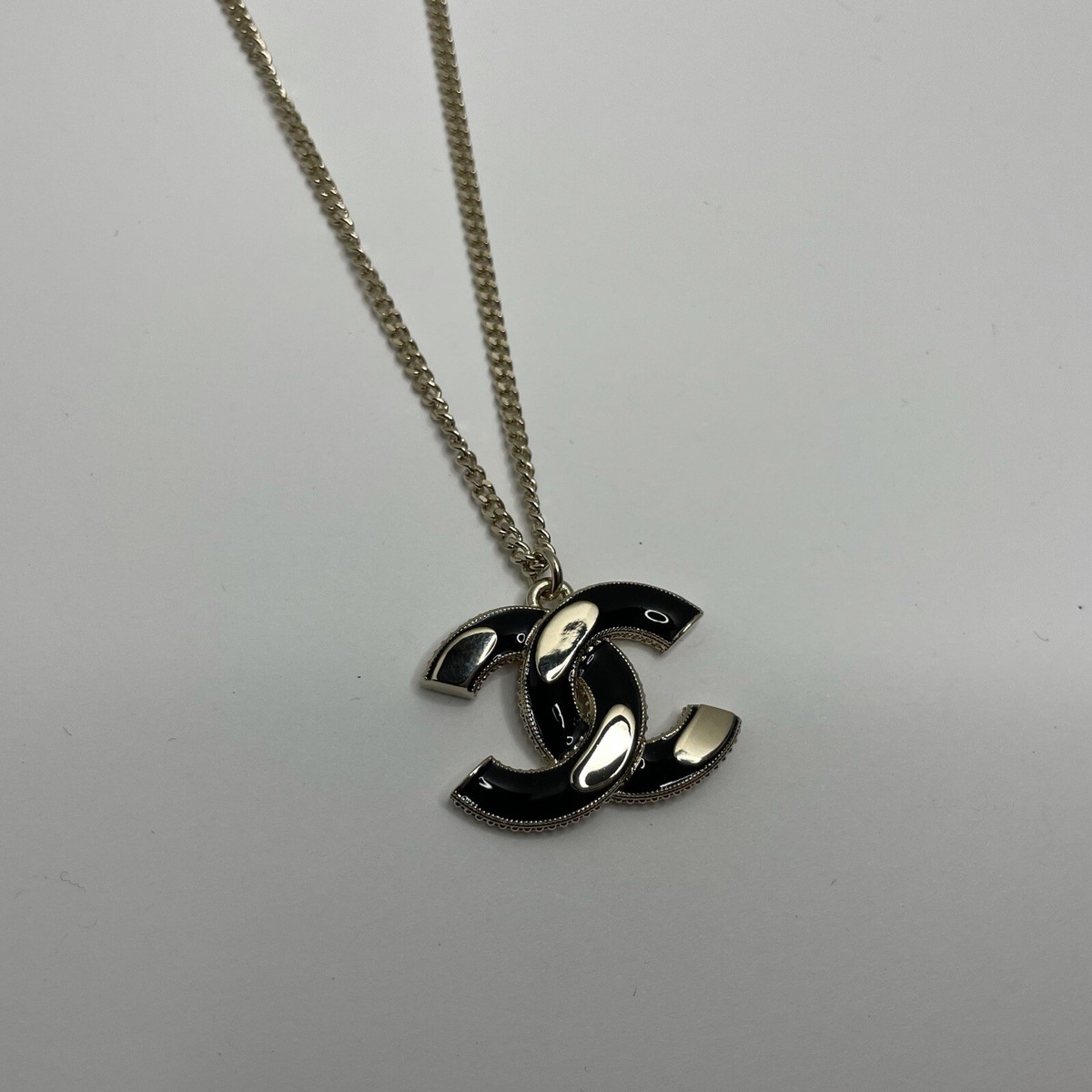 NWT 21A Chanel Classic CC Logo Long Chain Black & Gold Metal NWT 21A Chanel Classic CC Logo Long Chain Black & Gold Metal