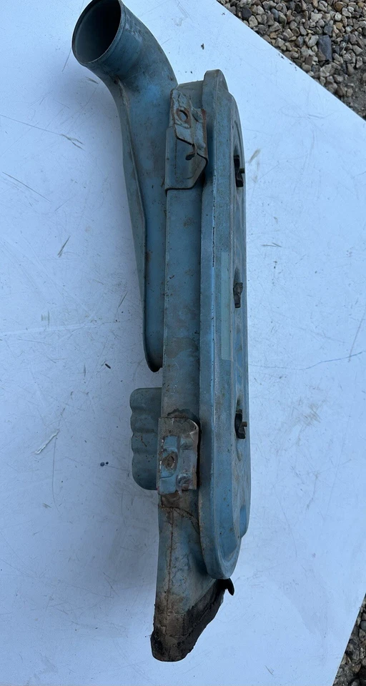 Filtro de aire Datsun 280ZX. Caja de aire. Carcasa limpiador de aire. Foto 3 de 4