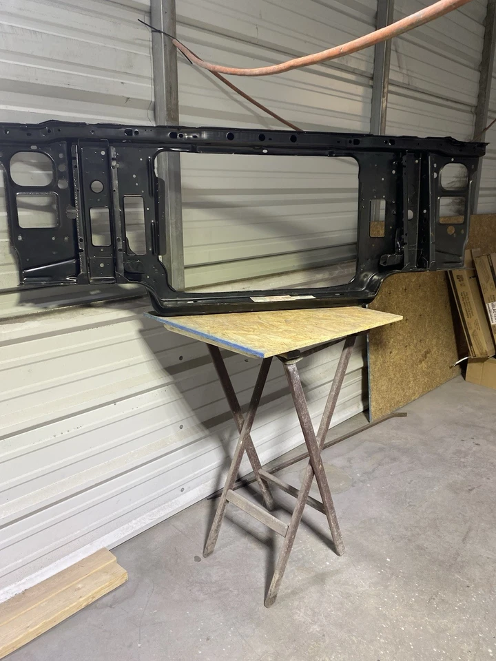 Soporte de radiador Ford 1992-1996 motor de gasolina F-150, 250, 350 NOS Foto 2 de 4