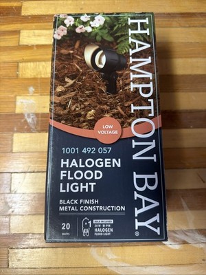 HAMPTON BAY Halogen Flood Light Black Finish Metal NEW 1001  492 317 With Bulb