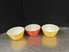 Pyrex PRIMARY Colors Nesting Mixing Bowls 402 Red, Yellow Vintage Set Of 3