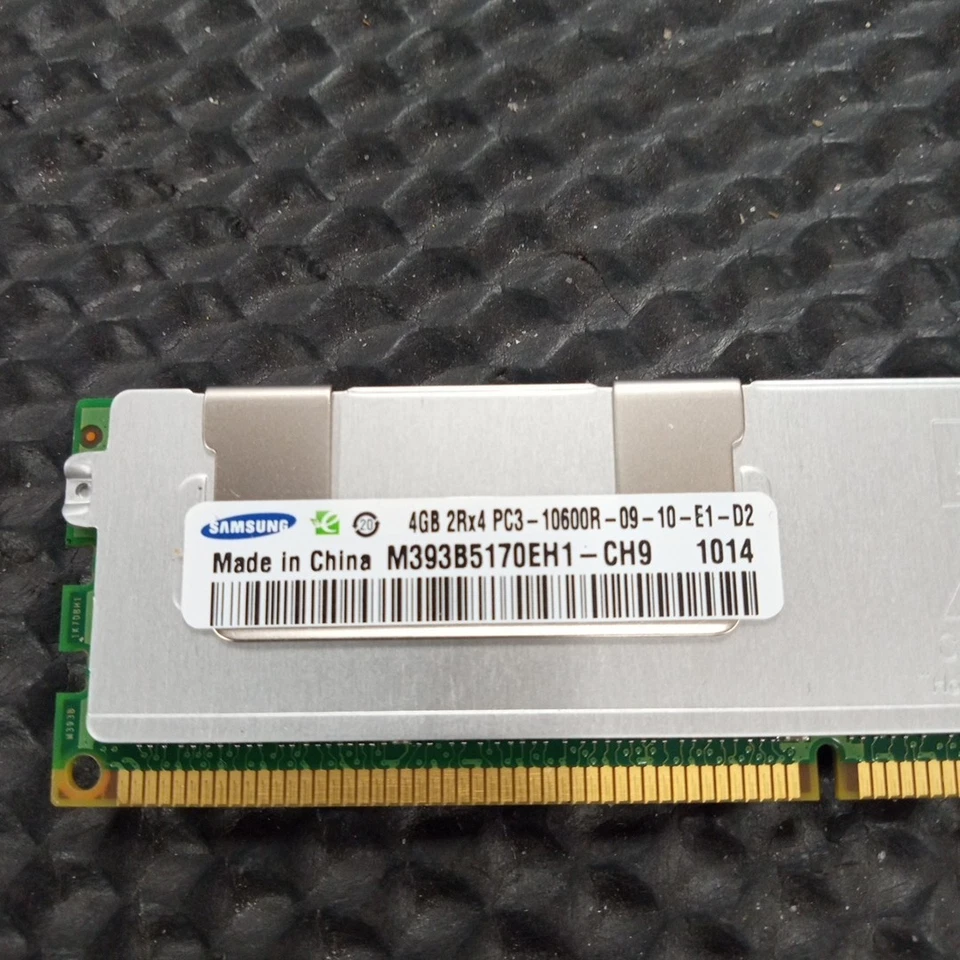 Lot of 12 DELL 4G M393B5170EH1- CH9 PC3-10600R  REGISTERER MEM 133MHZ in swapbox - Image 2 of 4