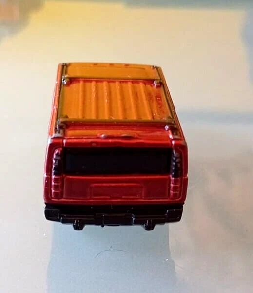 Maisto Hummer H2 Rosso 1:64 - Immagine 4 di 4