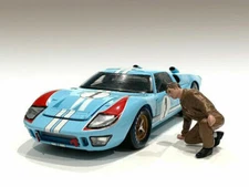 "RACE DAY 1" FIGURINE IV FOR 1/18 SCALE MODELS BY AMERICAN DIORAMA 76286