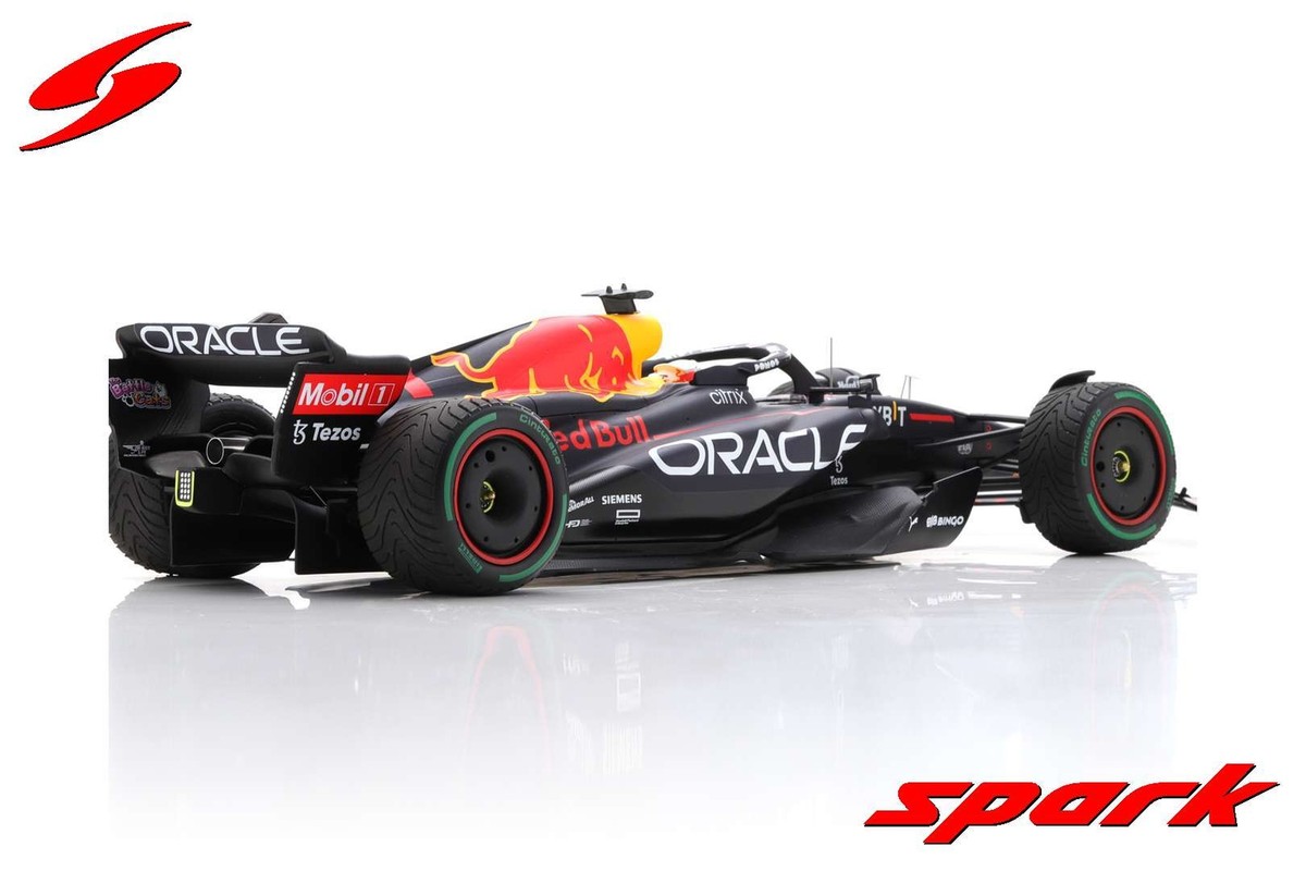 Spark 18S774 1/18 Rot Bull RB18 NO.1 Gewinner Japanisch Gp