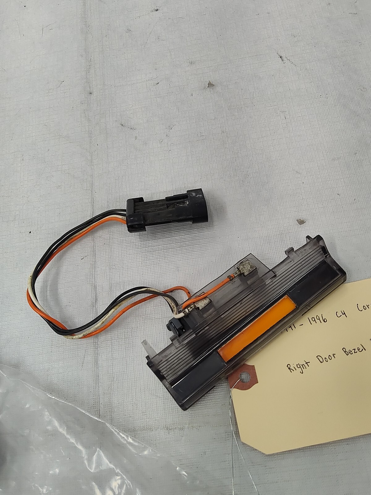 19911996 C4 Corvette Door Handle Bezel Light Courtesy Lamp Passenger