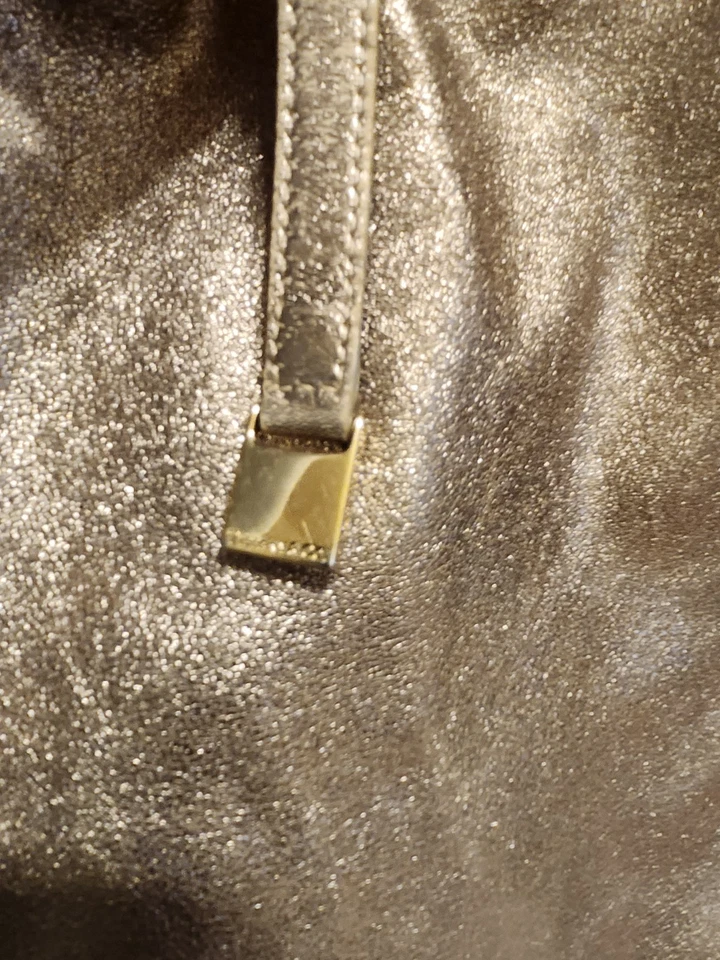 Bolso de Mano Tiffany & Co. Reversible Metálico Dorado Cuero/Gamuza Bronceada con Bolsa $1,700 Foto 4 de 4