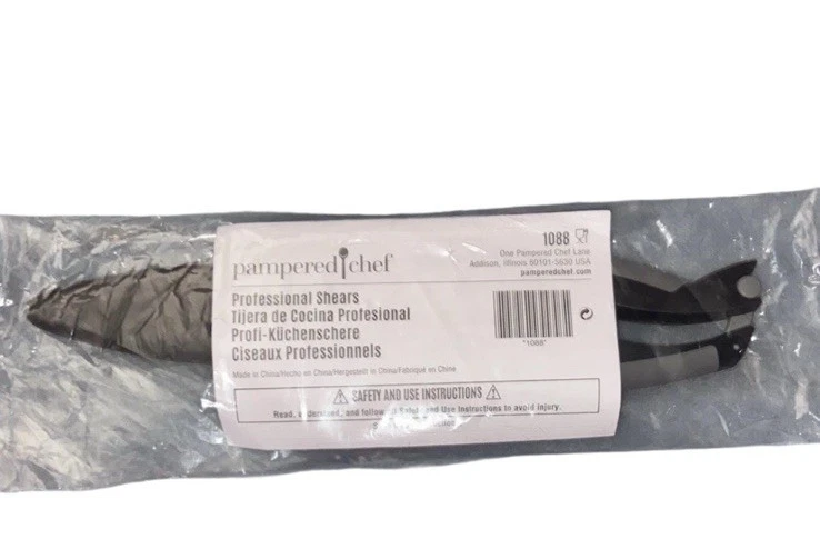 New Pampered Chef 1088 Professional Shears with Cover Black/Gray - Image 4 of 4