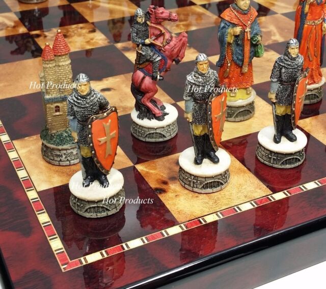 Medieval Times ROBIN HOOD vs SHERIFF OF NOTTINGHAM Chess Set Cherry Color Board