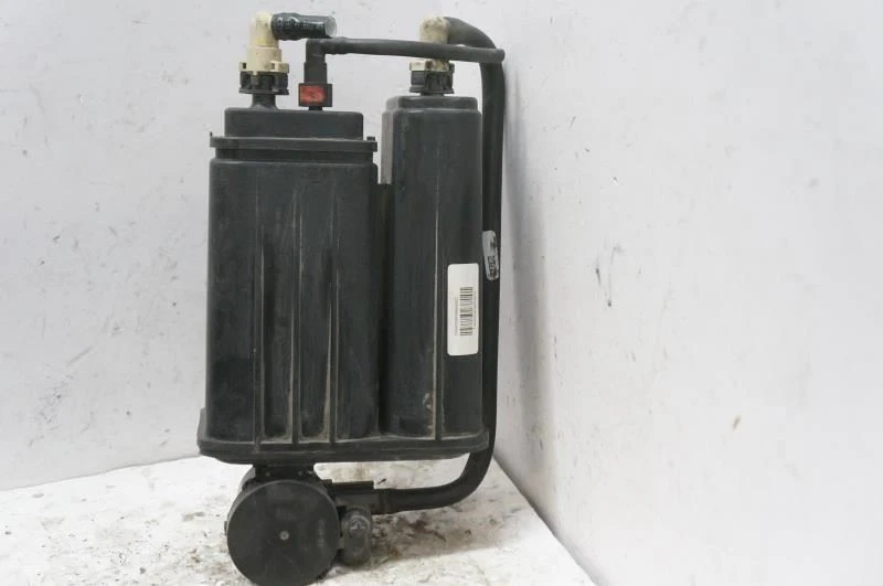 2013 GMC Acadia Fuel Vapor Evaporator Emission EVAP Canister15136019 OEM - Image 3 of 4