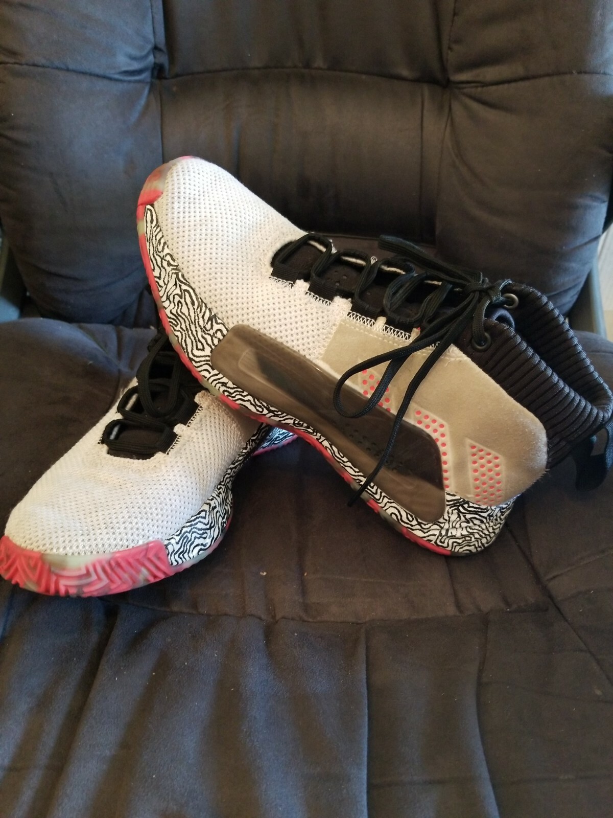 damian lillard shoes tan