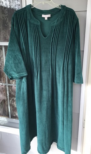 Women Within Green Velvet Robe Women Size 26w Sleeves 3/4 EUC House Dress