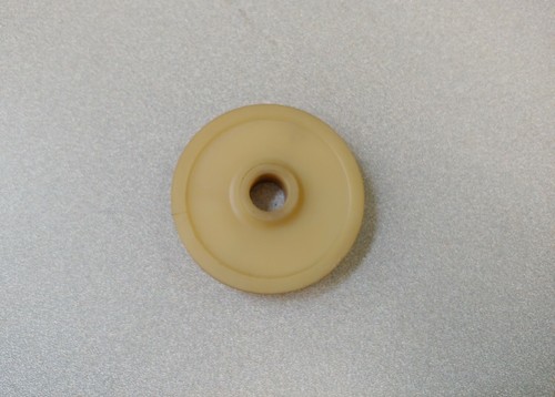 VERY NICE GENUINE PORSCHE 914 914-6 CLUTCH CABLE DEFLECTION ROLLER NYLON WHEEL