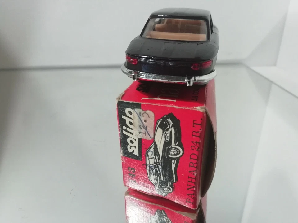 Solid 143 Panhard 24 B.T. Nella scatola 1:43 - Immagine 4 di 4