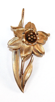 Vintage 40's Crown TRIFARI Gold Narcissus Flower Brooch