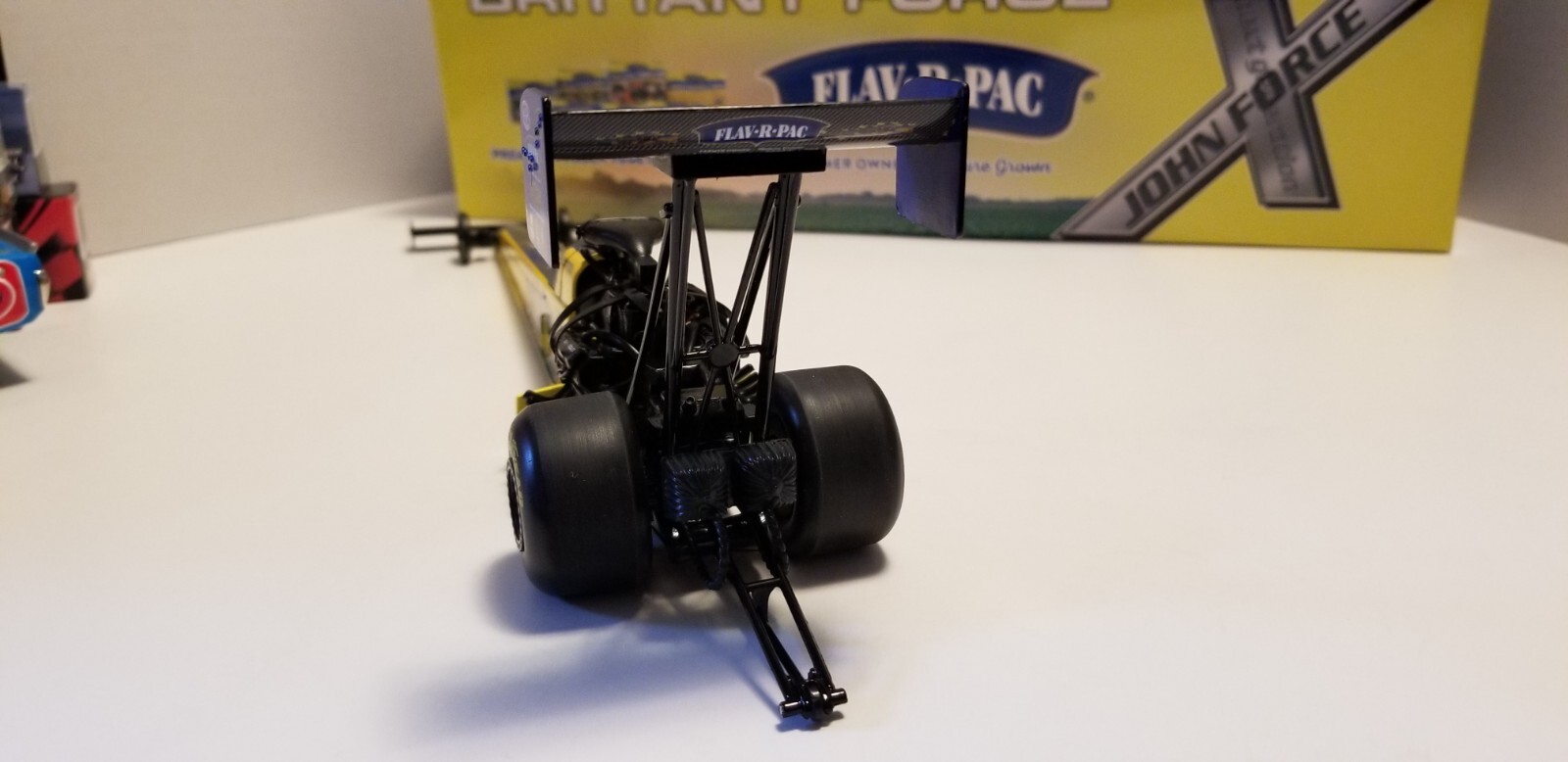 Foto 10 di 24