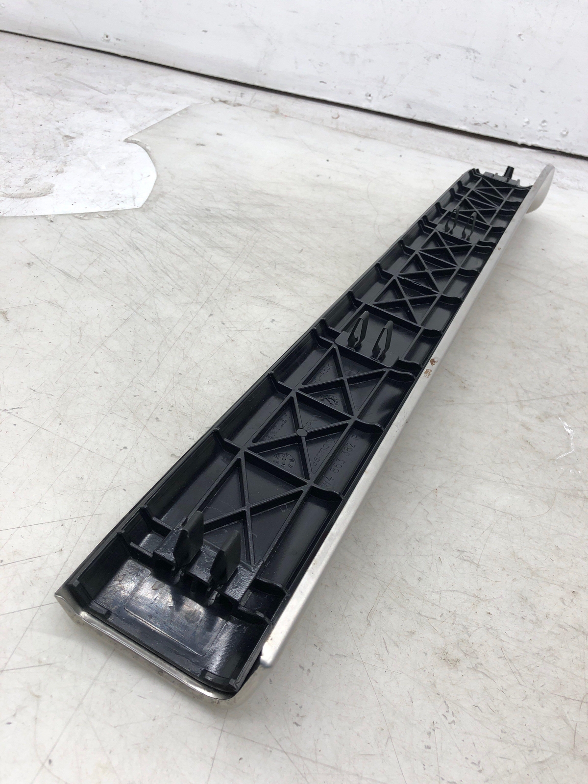 2006-2012 BENTLEY CONTINENTAL FRONT RIGHT SILL SCUFF PLATE 3W4863382P *SCRATCHES
