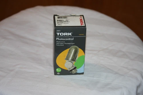 Tork 2001 Photocontrol, 120V Ac, 2000 W, 16.7 A, Spst, 1/2 In Conduit; 180°