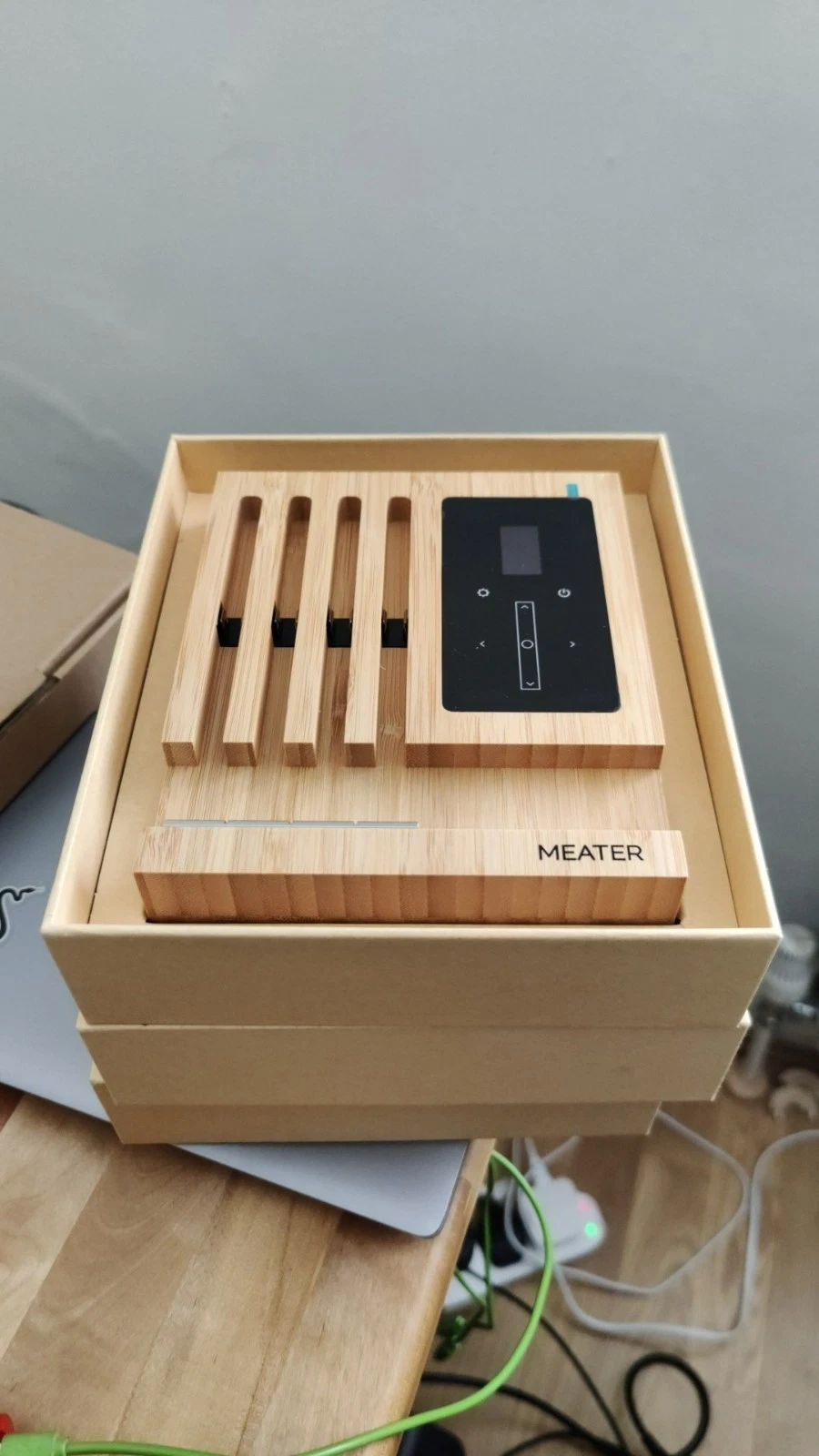 Meater Block - Bluetooth Wi-Fi Meat Thermometer Hub - NO PROBES