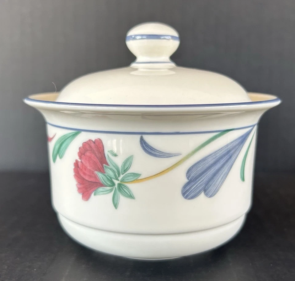 Amapolas Lenox en crema azul y azucarero Foto 2 de 4