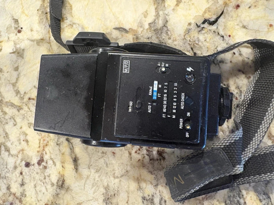 Lote de cámaras y lentes vintage para piezas Foto 4 de 4