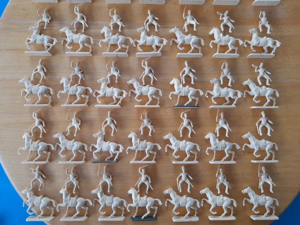 35 x Esci 1/72 SCOTS GREYS Napoleonic Waterloo Figures Set 217 Big Bundle - Image 3 of 4