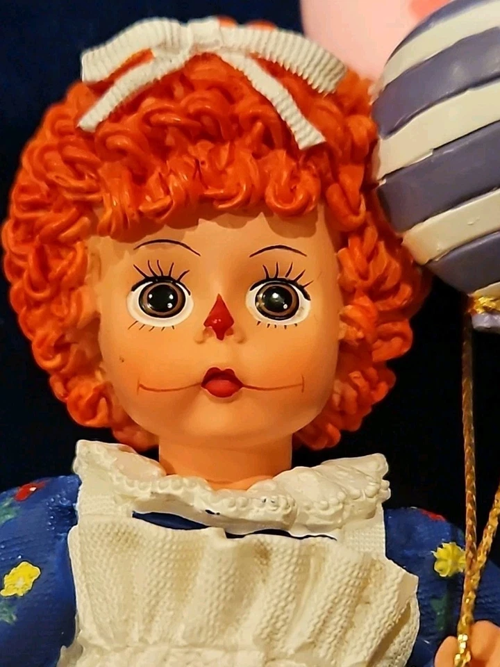 Figura Madame Alexander Vintage Mop Top Wendy Raggedy Ann sosteniendo globos Foto 2 de 4