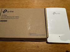 TP-Link Omada EAP235 Wall V1 AC1200 Wireless Access Point with Bracket- Used