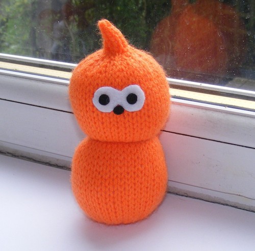 ZINGY EDF ENERGY MASCOT HAND KNITTED SOFT TOY 6 inches tall
