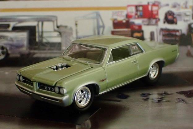 1/64 マイスト 積載車 PONTIAC GTO 1964 Pontiac GTO 389 V-8 Tri-Power Muscle Car 1/64 Scale