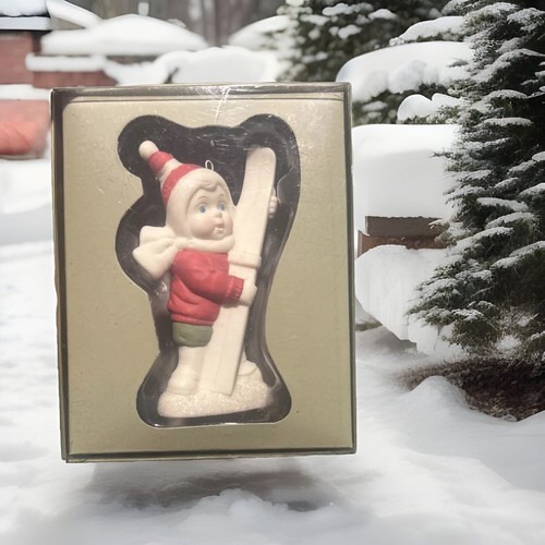 Department 56 Simple Traditions 2002 Holly Lane Ornament Ready for the Slopes - Picture 2 of 7