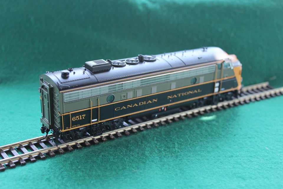 Rapido FP9A Canadian National #6517 HO Locomotive New in Box with DCC - Image 4 of 4
