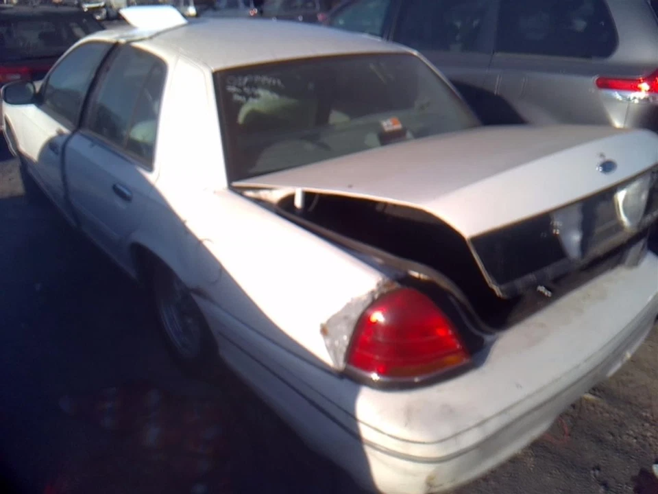 Used Air Cleaner Assembly fits: 1999 Ford Crown victoria 4.6 Grade A - Image 4 of 4