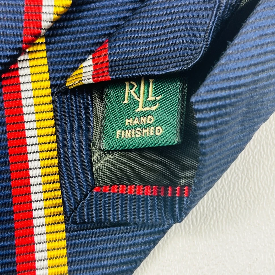 Corbata de seda a rayas azul Lauren Ralph Lauren para hombre con amarillo y rojo acabado a mano EE. UU. Foto 4 de 4