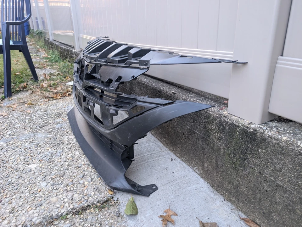 Rejilla delantera sin sub rejilla Prius Prime 2021;2022 Foto 3 de 4