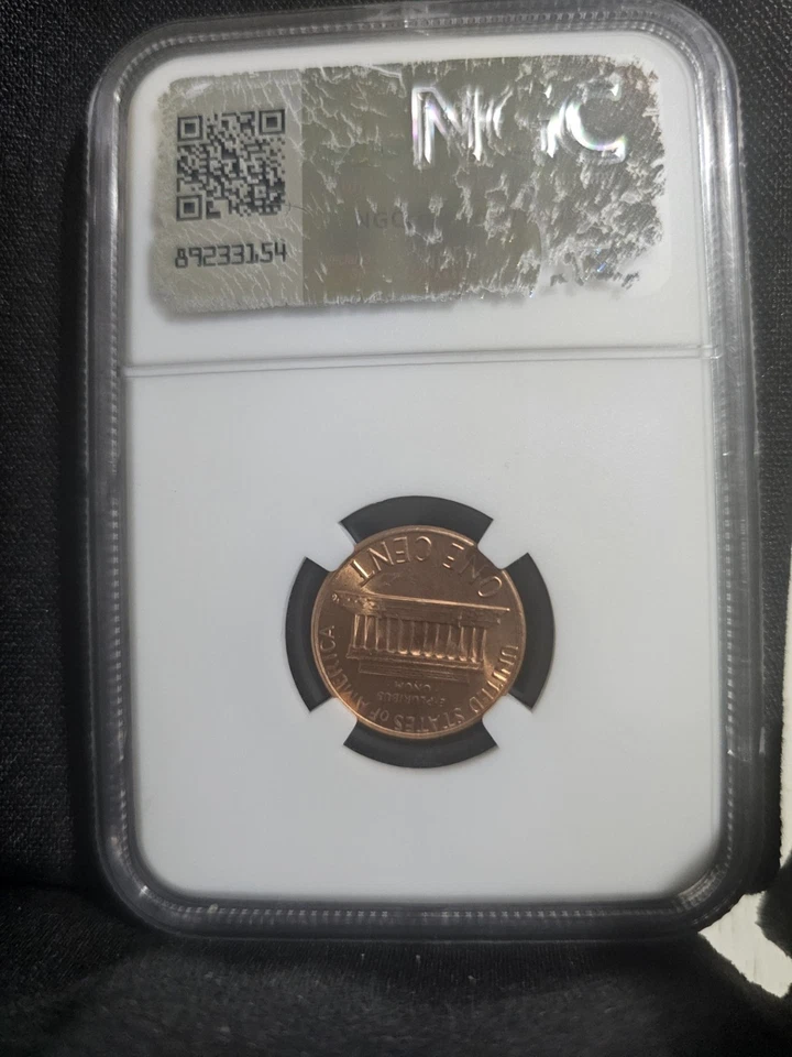 1982 D Lincoln Memorial Cent Small Date Zink NGC MS 67 RD - Image 2 of 2