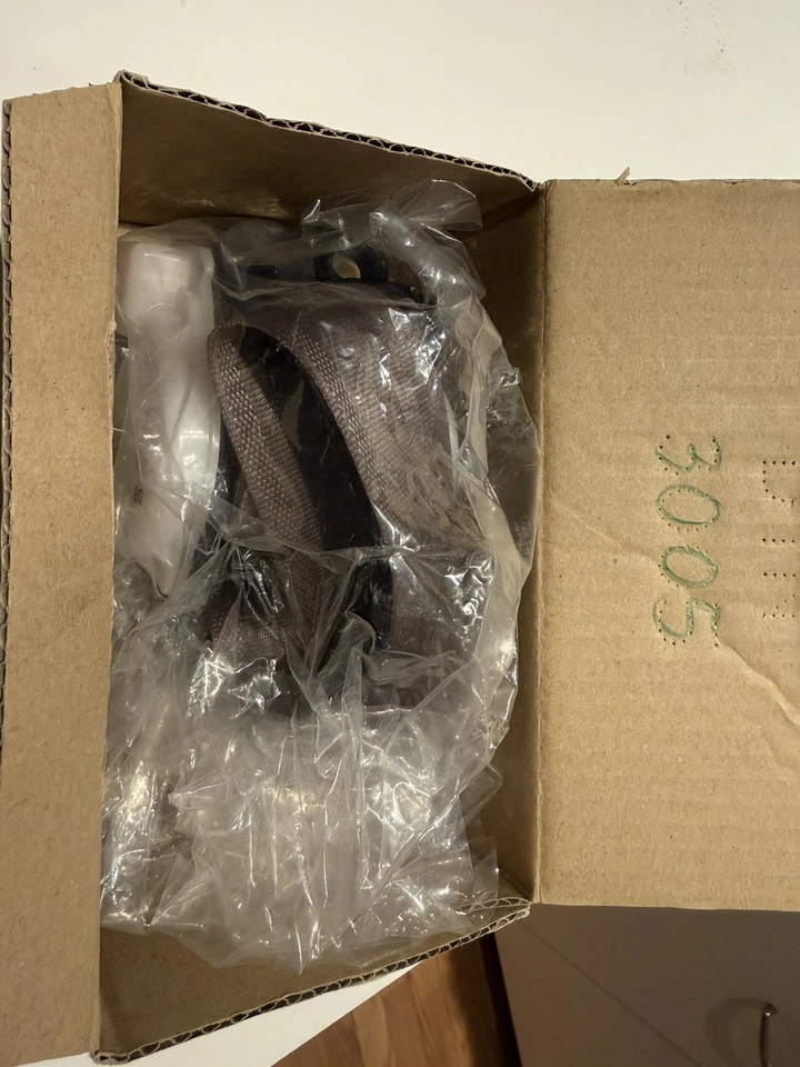 Conjunto de cinturón de seguridad delantero izquierdo Toyota OEM - - - Se adapta a 1996-1998 NUEVO caja abierta Foto 2 de 3