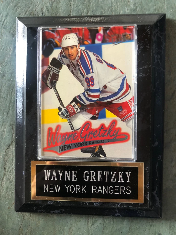 1996 Fleer Ultra Hockey “WAYNE GRETZKY” NY Rangers “RARE!” - Image 4 of 4