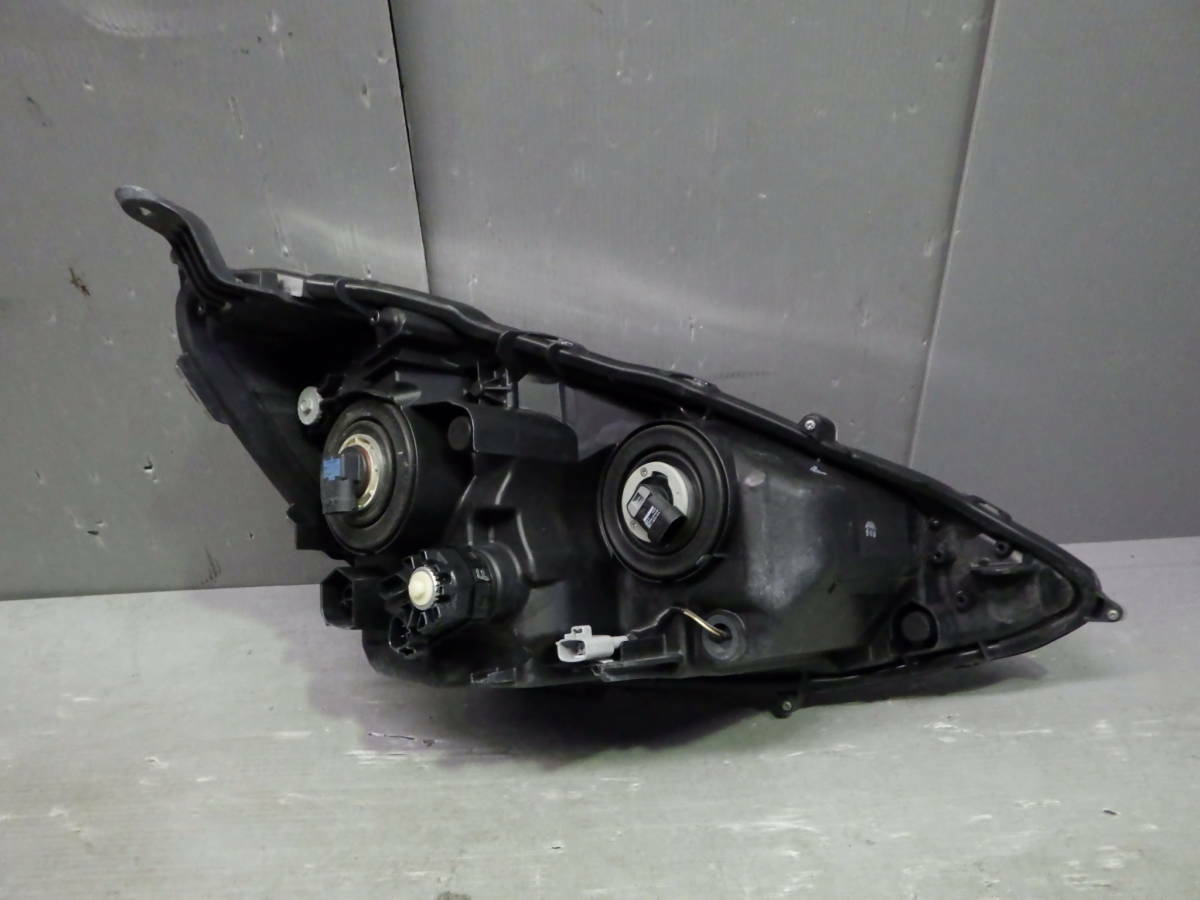Toyota NHP10 Aqua PriusC Left Head Light Lamp Halogen Koito 52-291