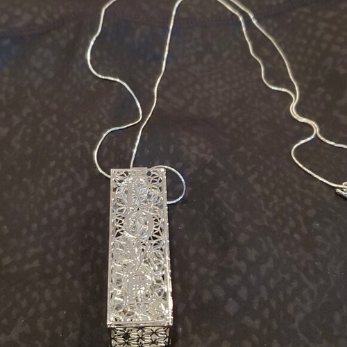 Love Anhänger in Silber mit Kette - Bild 2 von 2