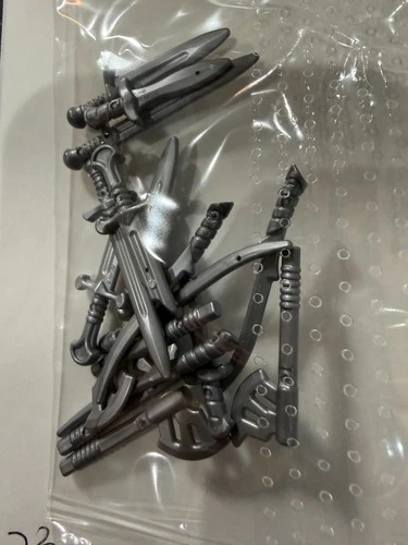 LEGO-NEW-#2774-LORD OF THE RINGS 16 PIECE WEAPON PACK/SEALED/RARE