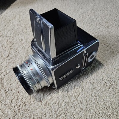 HASSELBLAD 500C W 80MM F/2.8 PLANAR & A12 Back GOOD WORKING CAMERA