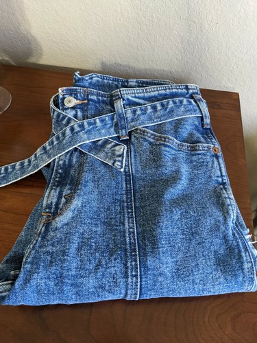 Abercrombie Ultra High Rise Mom Jeans 