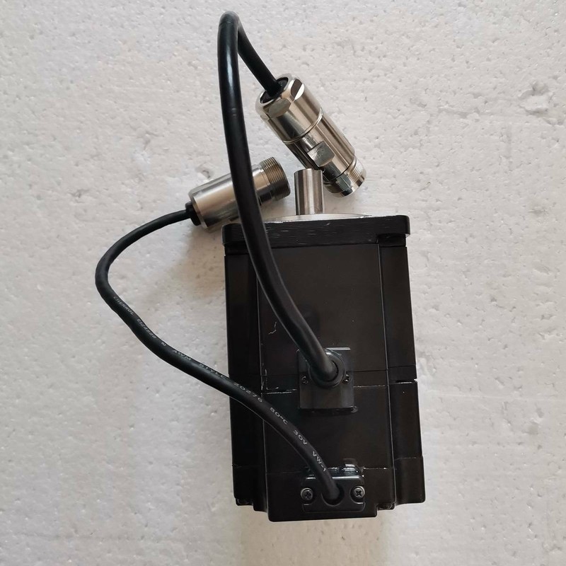 NEW Yaskawa SGMPH-04DAA6CD-OY AC SERVO MOTOR 400W 1.27NM