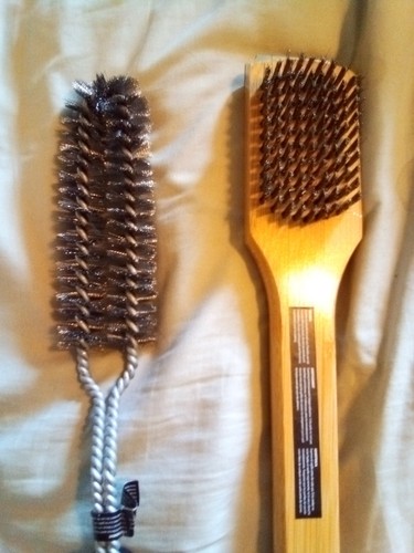 Four Piece Grill Set, Cuisinart grill brushes, New - Picture 3 of 6