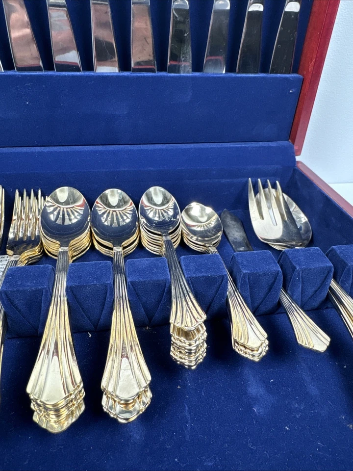 Juego de cubiertos San Marco chapados en oro 24K International Silver Company 25 piezas Foto 4 de 4